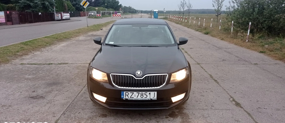 Skoda Octavia cena 34200 przebieg: 238000, rok produkcji 2013 z Warszawa małe 79